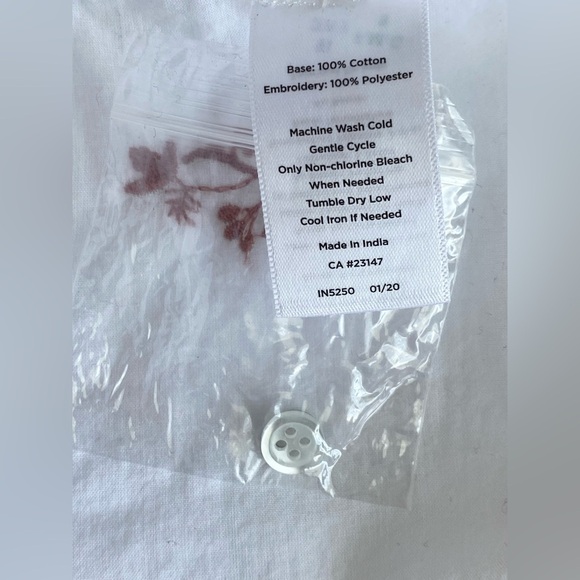 NWOT Talbots Embroidered Floral Button Front Top Scallop Trim Shirt Size MP - Picture 8 of 8